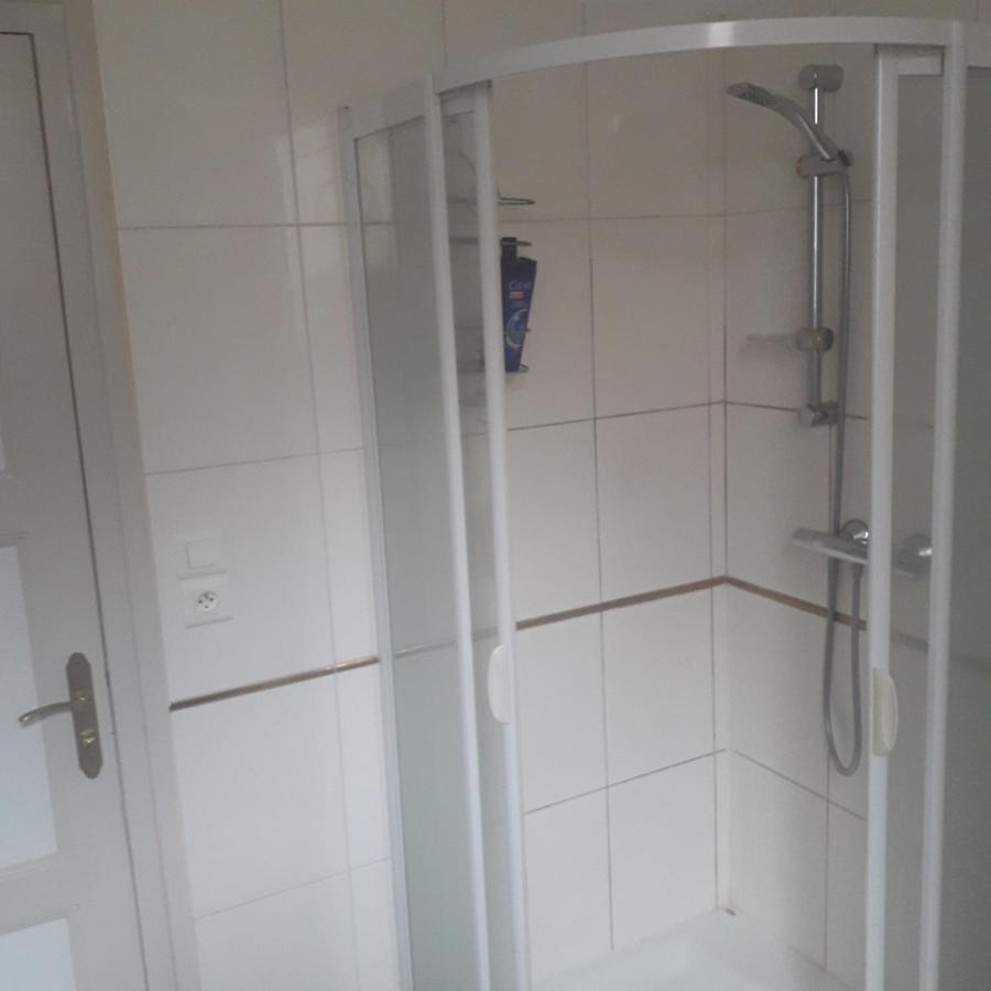 Chambre Meublee Au Coeur De Ville - Chez L'Habitant Le Creusot Eksteriør billede